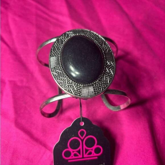 New! Paparazzi Jewelry Adjustable Cuff Bracelet New with Tags - Picture 1 of 4